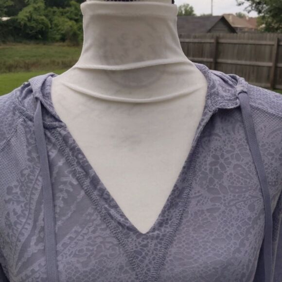 ~3for25~Women's Hoodie Lightweight Shirt or Swim Cover Gray Paisley  L Top - Picture 2 of 7